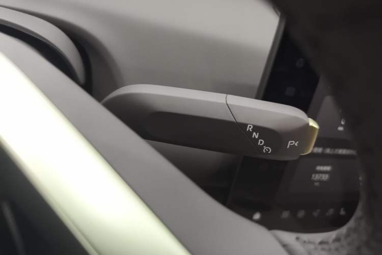 Used Avatr 06 2025 Pro Range-Extended Edition Gear Lever