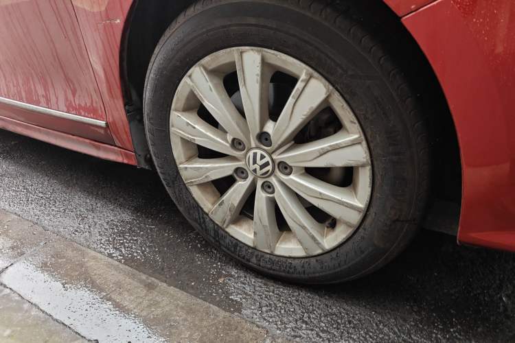 Used Volkswagen Sagitar 2015 230TSI Automatic Comfort Version
