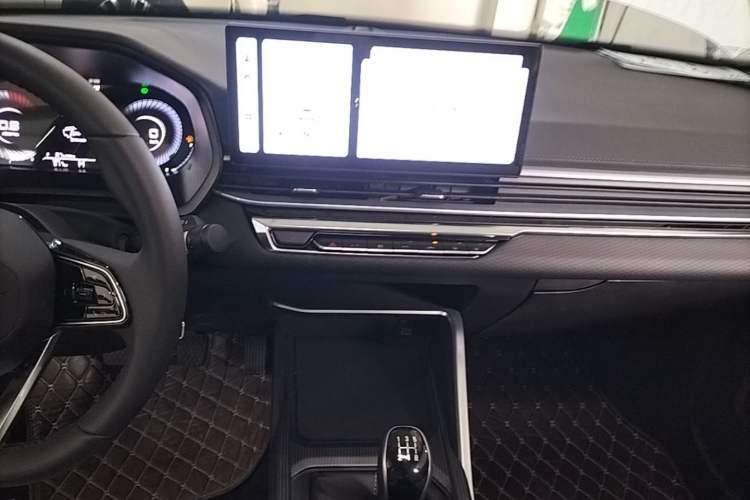 Used Geely Auto Emgrand 2023 4th Generation Champion Edition 1.5L Manual Luxury Model