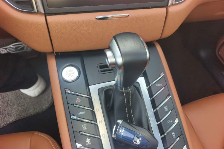 Used Zotye SR9 2017 2.0T Automatic Ultimate Edition
