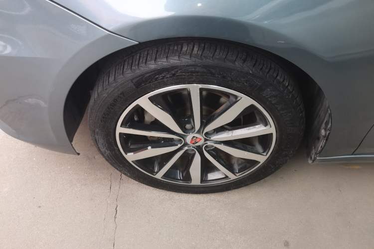 Used Roewe i6 2018 20T Automatic Internet Smart Edition Left Front Wheel Hub