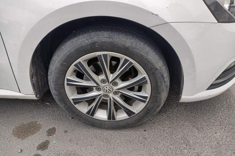 Used Volkswagen Lavida 2017 1.6L Automatic Comfort Edition
