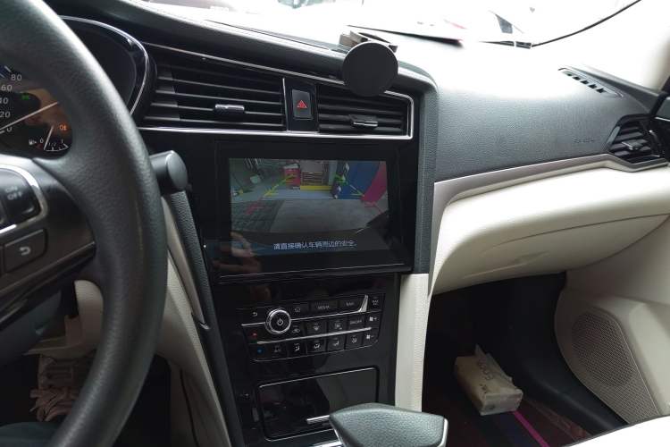 Used Venucia D60 2018 1.6L CVT Smart Connect Elite Edition