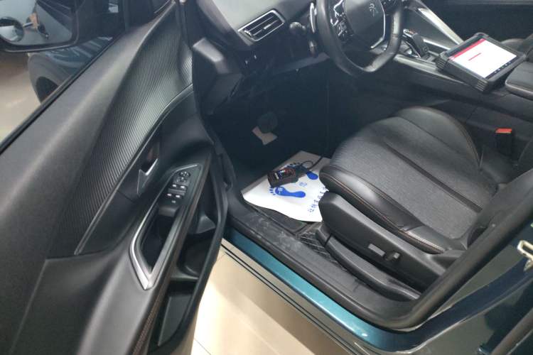 Used Peugeot 5008 2017 380THP 7-Seater Elite Edition Driver Seat