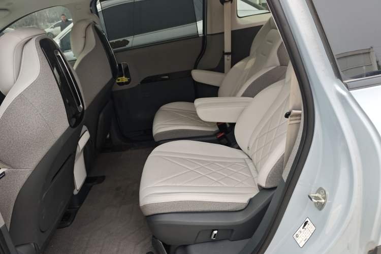 Used ARCFOX Kaola 2023 Family Edition Pro
