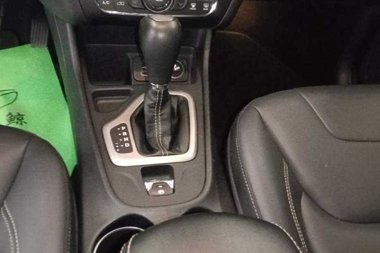 Used Jeep Cherokee 2016 2.0L Superior Edition
