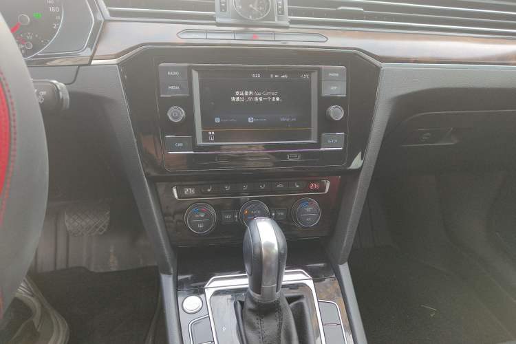 Used Volkswagen Magotan 2018 Facelift 330TSI DSG Luxury Model
