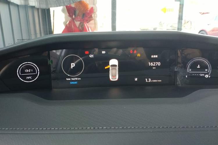 Used Changan UNI-V 2023 1.5T Smart Navigation Version
