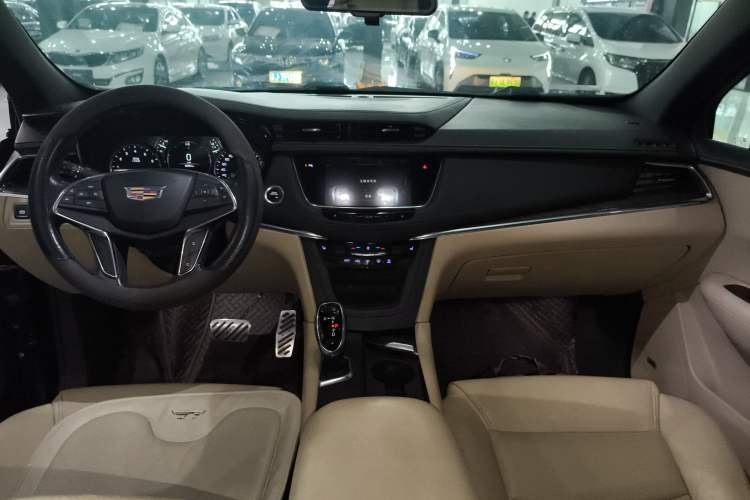 Used Cadillac XT5 2018 25T Luxury Model