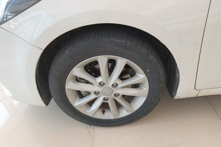 Used Kia K3 2016 1.6L Automatic GL Left Front Wheel Hub