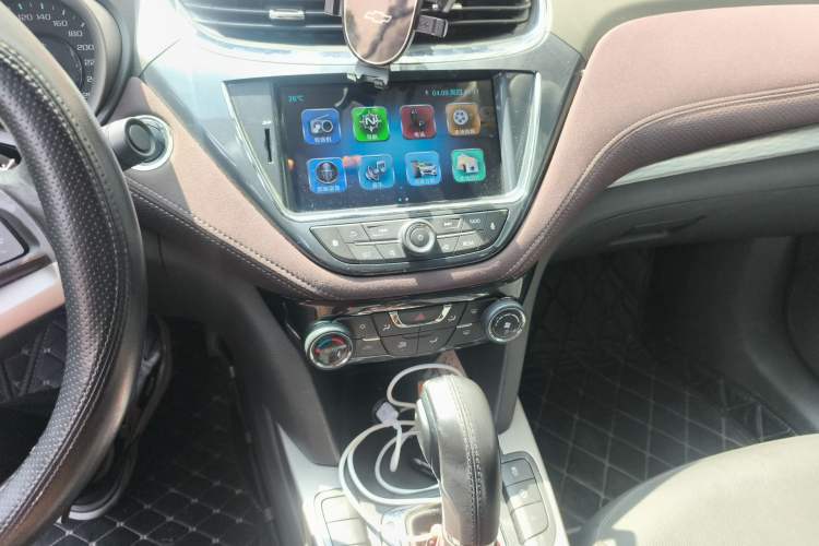 Used Chevrolet Malibu 2018 530T Automatic Luxury Edition Audio And AC Panel