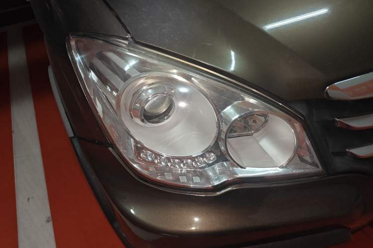 Used FAW Senya S80 2011 1.5L Manual 7-Seater Urban Elite Edition Right Front Headlight