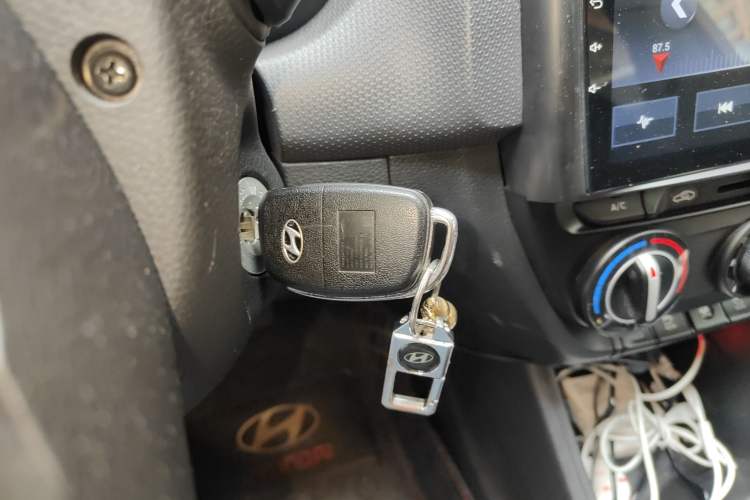 Used Hyundai Verna (older generation) 2017 1.4L Manual Refreshed Version China V Standard
