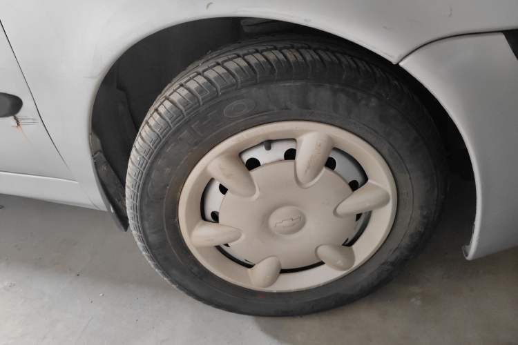 Used Baojun Lechi 2010 1.0L P-TEC Manual Superior Model Right Front Wheel Hub