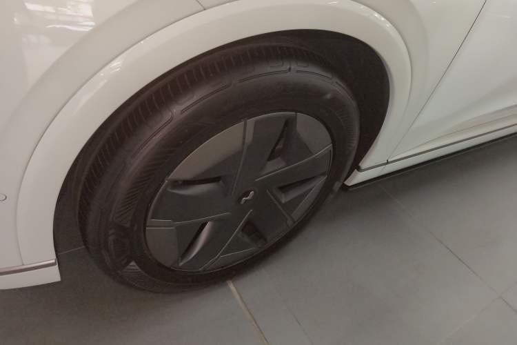 Used ONVO Luxeed L90 2025 Model—Max Six-Seater Version