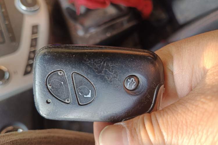 Used BYD S6 2014 2.0L Manual Luxury 5-Seater