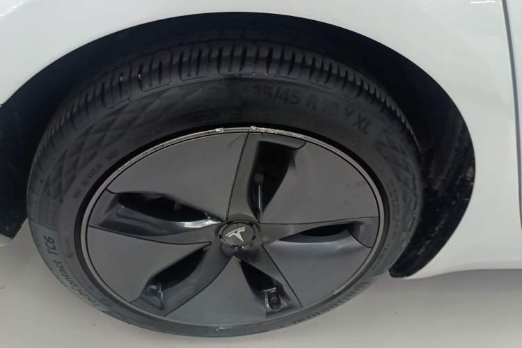 Used Tesla Model 3 2019 Long-Range Rear-Wheel-Drive Version