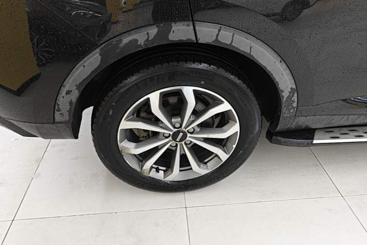 Used Wey VV6 2020 2.0T Two-Wheel Drive Smart Protection+
