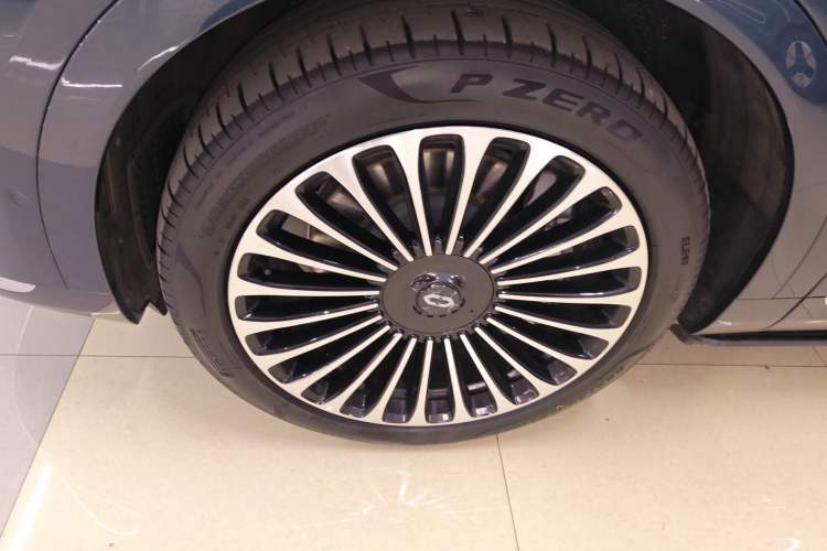 Used Hima AITO M9 2024 Range-Extended Ultra Version 52 kWh 5-Seater Model
