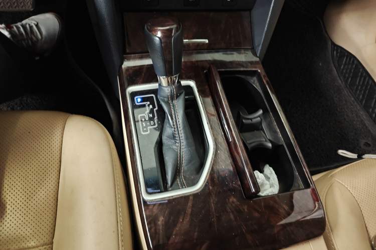 Used Toyota Camry 2016 2.0G 10th Anniversary Leading Edition Gear Lever