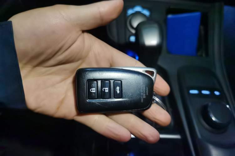 Used Lexus ES 2017 300h Mark Levinson Comfort Edition