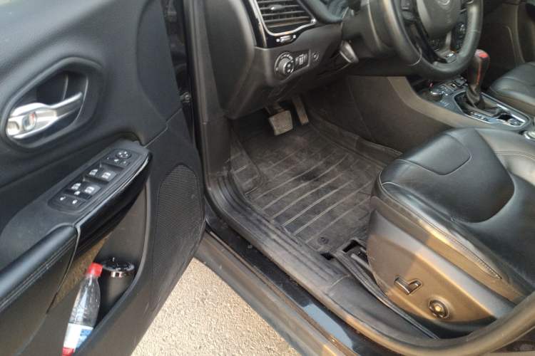 Used Jeep Cherokee 2020 2.0T Four-Wheel Drive Night Eagle Edition
