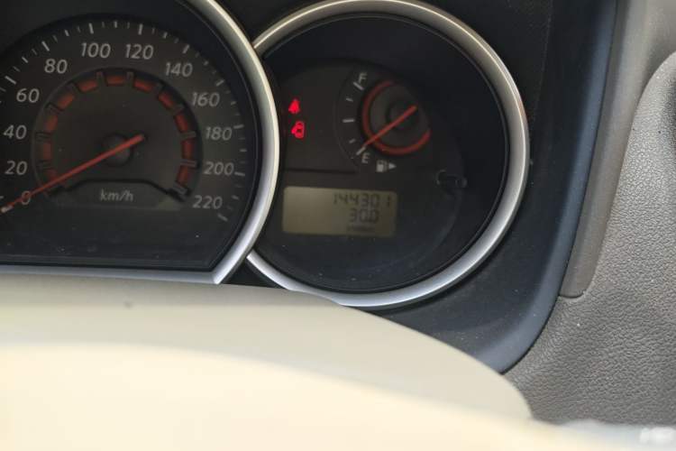 Used Nissan Sylphy 2009 1.6 XL Manual Luxury Sunroof Edition Odometer Close Up