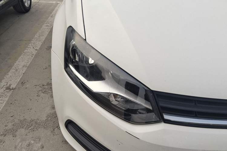 Used Volkswagen Polo 2016 1.4L Automatic Trendy Model Right Front Headlight