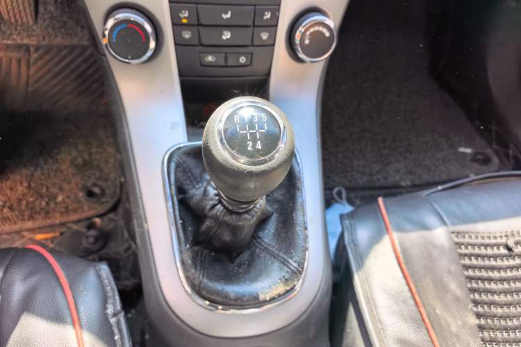 Used Chevrolet Cruze 2010 1.6L SL Grand Touring Edition MT
