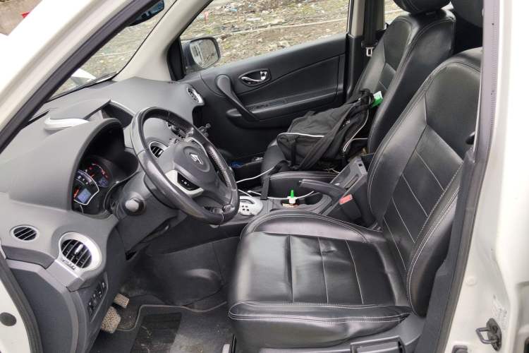 Used Renault Koleos 2014 Revised Version 2.0L Two-Wheel Drive Fashion Edition Left Front Seat