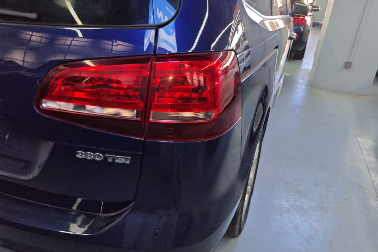 Used Volkswagen Sharan 2018 Revised Version 380TSI Comfort Edition 7-Seater Right Rear Taillight