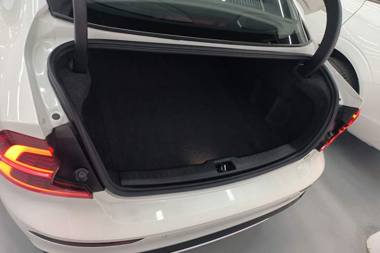 Used Volvo S60 2025 B5 Zhiya Sport Edition Trunk