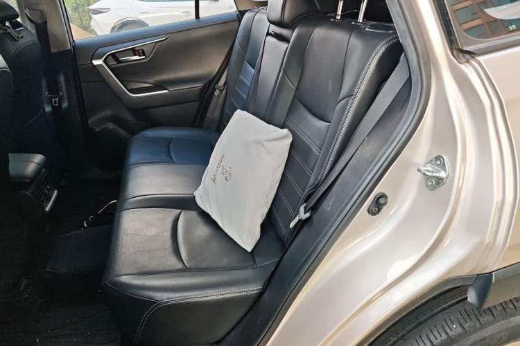 Used Toyota Wildlander 2022 2.0L CVT Two-Wheel Drive Luxury Edition