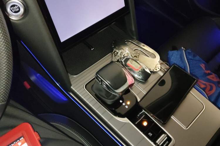 Used Hongqi HS7 PHEV 2024 2.0T PHEV Four-Wheel Drive Flagship Edition 6 Seats
