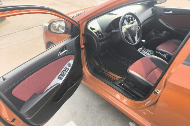 Used Hyundai Verna Ray 2014 1.6L Automatic TOP