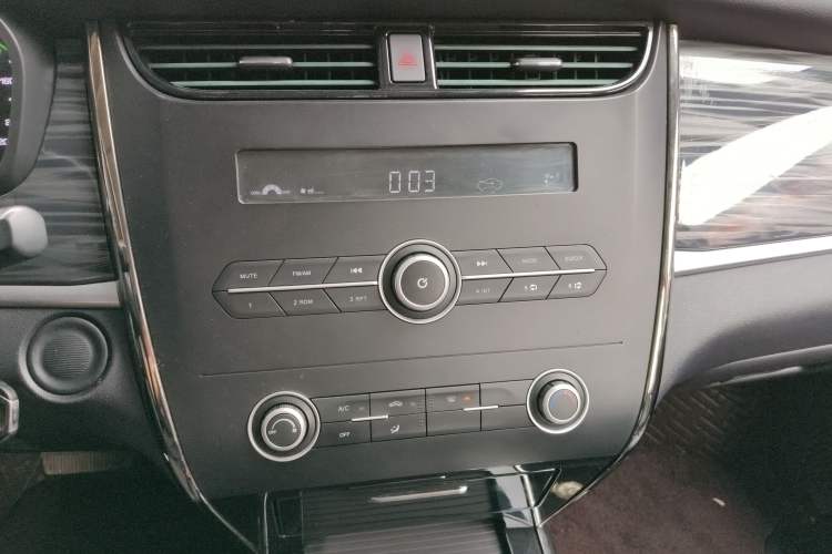Used CHANGAN OSHAN Cosmos EV 2020 LingShang Model Audio And AC Panel