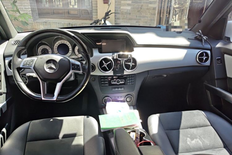 Used Mercedes-Benz GLK-Class 2015 GLK 260 4MATIC Dynamic Edition Ultimate Version Center Console