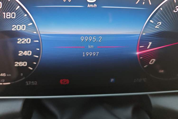 Used Mercedes-Benz GLC Coupe 2024 GLC 300 4MATIC Coupe SUV Odometer Close Up