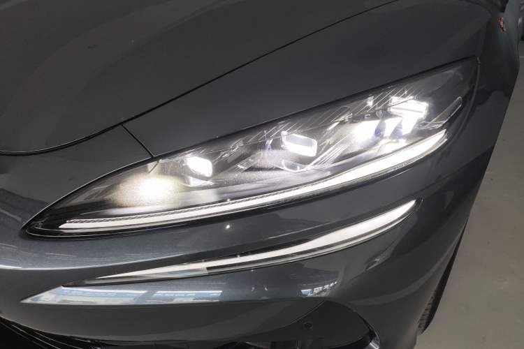 Used Denza Z9 2024 1100 km All-Wheel-Drive Ultra Version