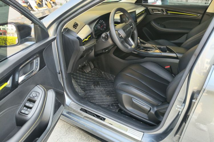 Used Roewe i5 2021 1.5L CVT Platinum Edition
