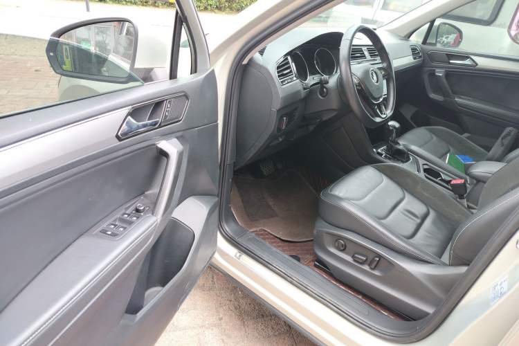 Used Volkswagen Tiguan L 2021 330TSI Automatic Two-Wheel Drive Smart Edition