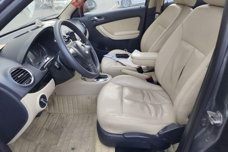 Used Volkswagen Lavida 2011 1.6L Automatic Premium Edition Left Front Seat