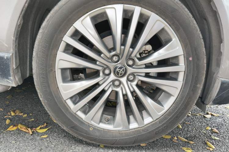 Used Toyota Harrier 2022 Dual-Engine 2.5L CVT Four-Wheel Drive Luxury Edition