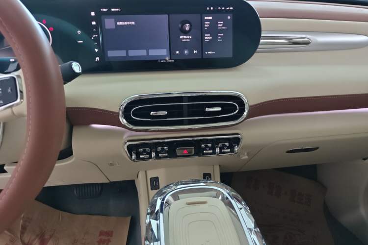 Used ORA Ballet Cat 2022 401 km Nutcracker Edition