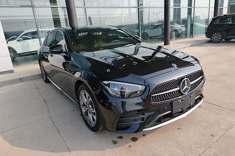 Used Mercedes-Benz E-Class 2022 Revised Version E 300 L Sport Luxury Edition Front Right 45 Deg