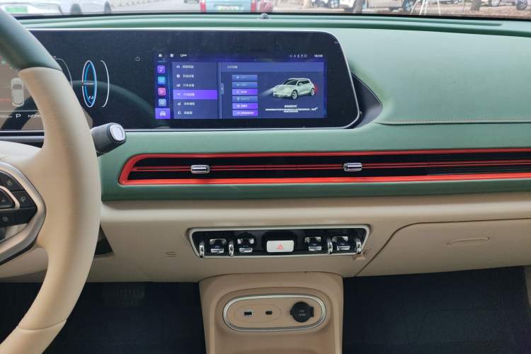 Used ORA Good Cat 2023 401 km Standard Range Luxury Version Lithium Iron Phosphate