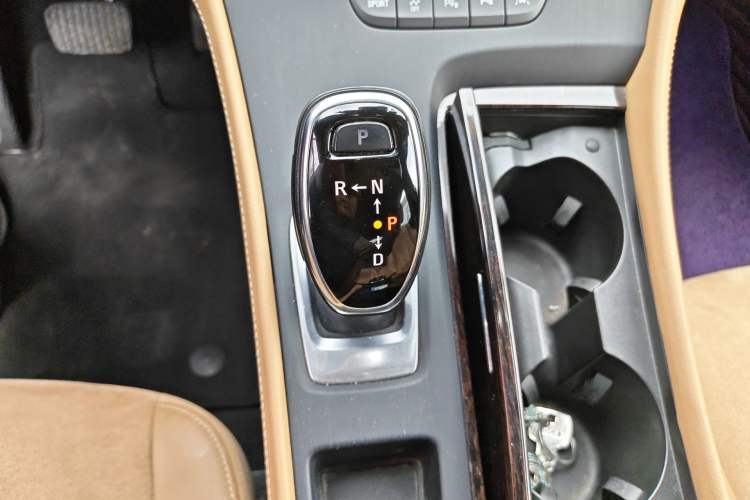 Used Buick LaCrosse 2019 28T Prestige Model Gear Lever