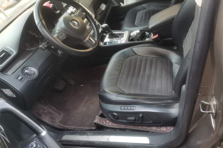 Used Volkswagen Magotan 2012 1.8TSI Prestige Model Left Front Seat