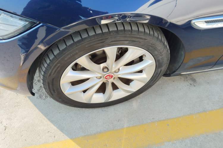 Used Jaguar XFL 2019 XFL 2.0T 250 PS Two-Wheel-Drive Luxury Edition
