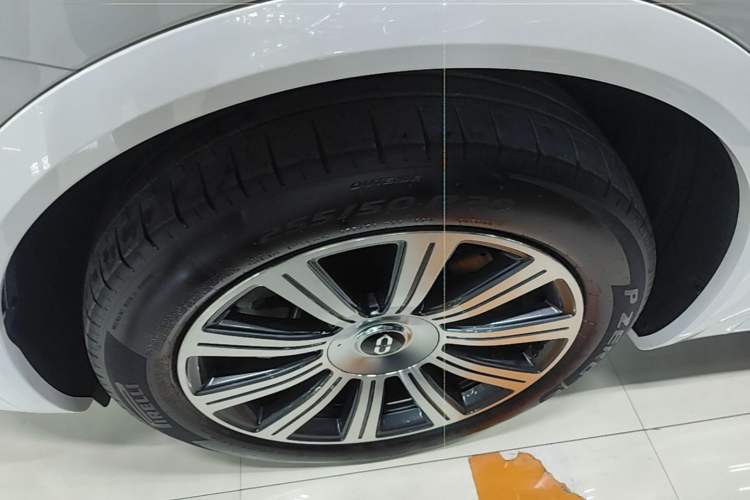 Used Hima AITO M8 2025 Extended-Range Max Version 37 kWh 5-Seater